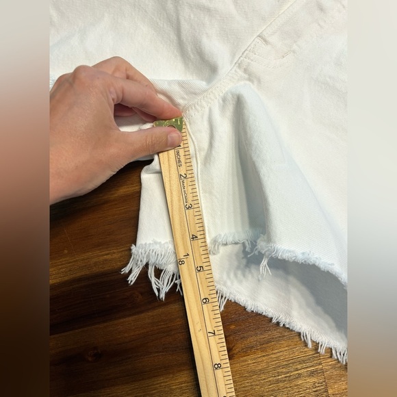Madewell The Brynn Long Jean Shorts in Pure White raw hem waist 26 New relaxed - Picture 10 of 14